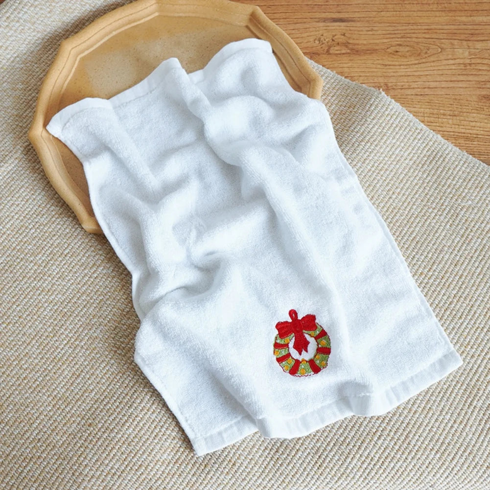 Bring the Festive Spirit to Your Home with Our Christmas Kitchen Towels!