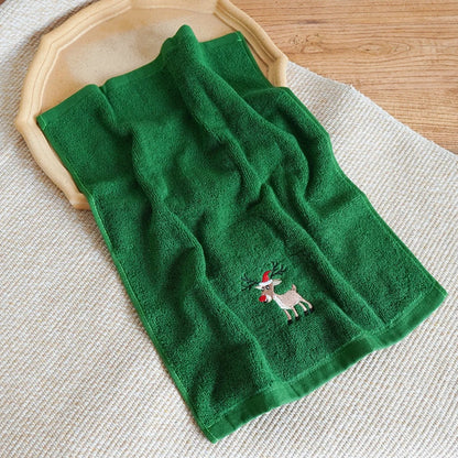 Bring the Festive Spirit to Your Home with Our Christmas Kitchen Towels!